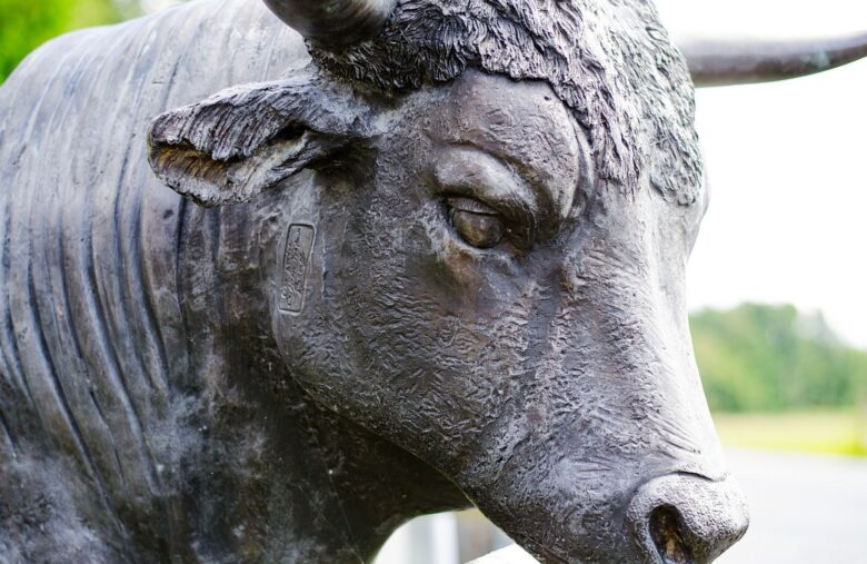 Crypto Daybook Americas: Bitcoin Dips, but ETF Inflows, Fed Week Keep Bulls Interested