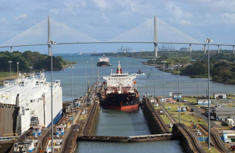 Ships Could Pay Panama Canal Transit Fees in Bitcoin and Cut the Line, Panama City Mayor Muses