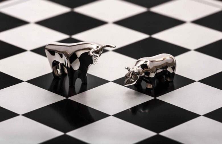 XRP Slides 4% as Bitcoin Traders Cautious of $105K Price Resistance
