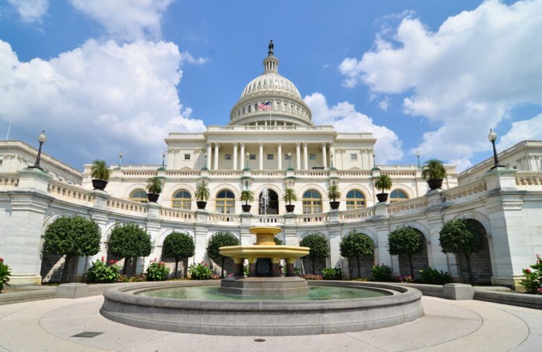 Crypto Daybook Americas: Bitcoin Threatened by Regulation Hiccup, Weakening Demand